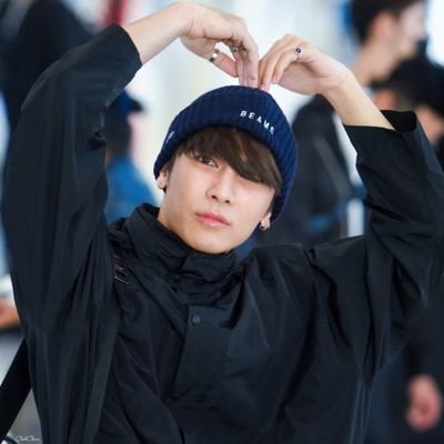 With unconditional love Mew Suppasit ♡MS•91🎤