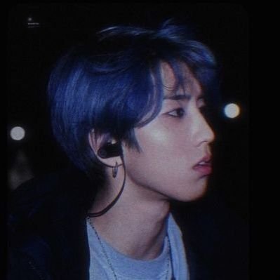 chronically online | minsung is endgame | no thoughts, head full of skz and strawberries