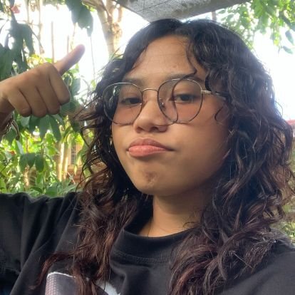 _perlyyy's profile picture. 10% rant 90% eli's album