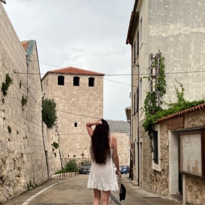 aemylei's profile picture. life’s better on saturn 🪐