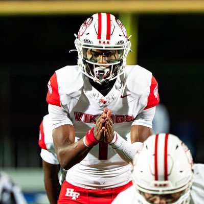 QB ~ @ufoilersfb 🟠⚫️ Homewood-Flossmoor High School rjthegreatmcdonald23@gmail.com | IG: Rj.McDonald_ Cell-708- 789- 0135