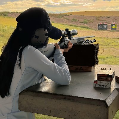 AnneLee_L4's profile picture. Even if the road is bumpy, we must keep our heads up and move forward. Rather than waiting for opportunities, we should create them.✨