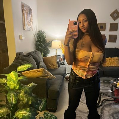 Event Bartender / Cocktail Curator/ BOOK ME for your next event at the link below🍹I make delicious specialty drinks / RIP JAMES / LongLiveZakee💔