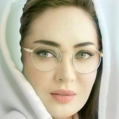 منشوراتى على حسب حالتى المزاجيه ،، خواطرى مش بالضروره تكون حاله بعيشها 🤚 الخاص ميخصكش تقرب منه هكهربك ⚡️⚡️ الحساب البديل @basmabadr56