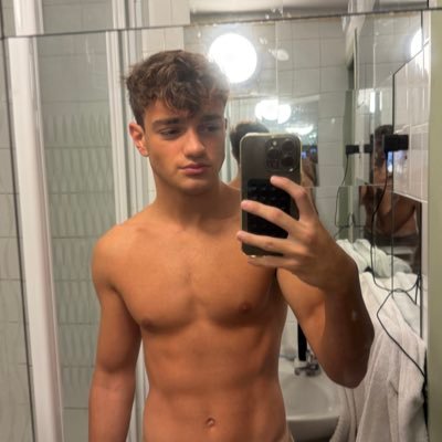 18 years old spanish twink exploring only fans and X. 🙋🏻♂️ only respond on only fans 😝| https://t.co/s57uWX9TKn