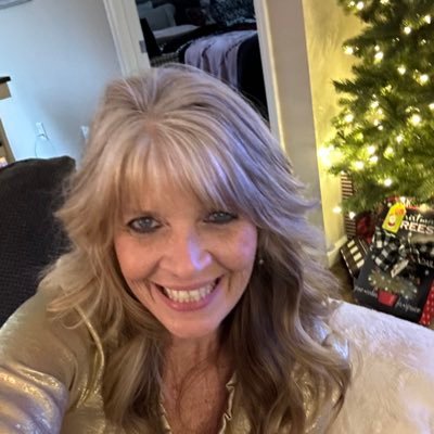 dana_malcomson's profile picture. Jesus Follower🙏 Wife Mom  Heart Survivor♥️ Breast Cancer Survivor 💕 Warrior of God