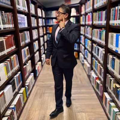 Maestro en Finanzas por curiosidad || Politólogo de Profesión || Docente por Amor || Aprendiz de Abogado por Pasión.