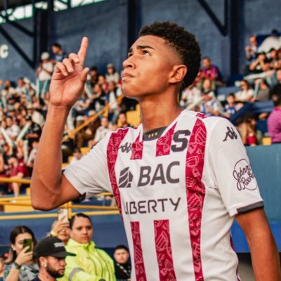 Aficionado del 40 veces campeón 🏆💜 (Anteriormente @Andersoinismo)