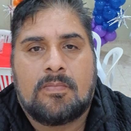soy un oso gay o lgbt como lo tomen ustedes favor chicas no me interesan no manden solicitud por favor
