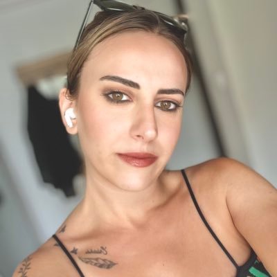 llunatic_'s profile picture. 