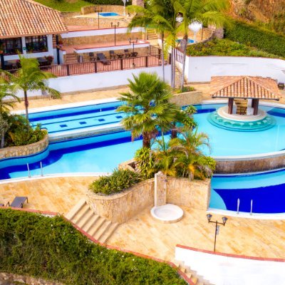 Disfrutar de espacios bioseguros en medio de la naturaleza y de nuestro mágico y encantador Pueblo Patrimonio Villa de Leyva (Boyacá - Colombia).