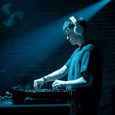 kyle lee | 27 | bay area / seattle
-
dj supported by @hokuneia āØļø
https://t.co/CzXuFavxZU
-
booking: leedotmusic@gmail.com
-
https://t.co/y9zOkBbsp7