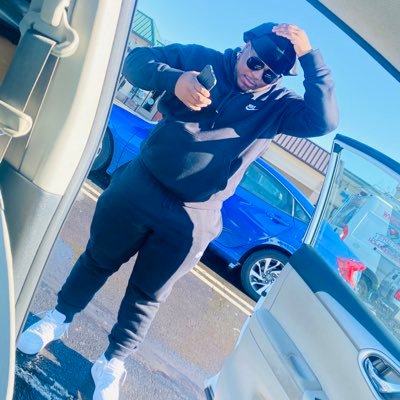 FupaConnoisseur's profile picture. Just Sneakers 👟 & Gaming 🎮  #herewego