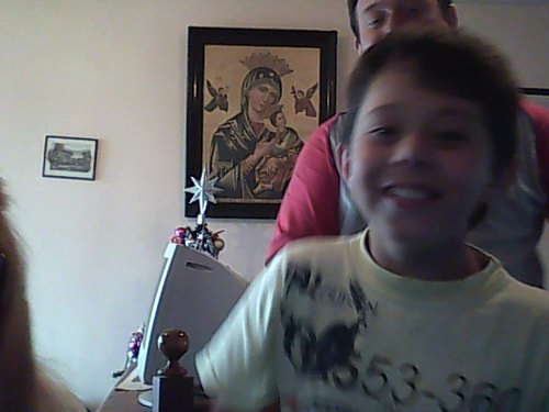Me gusta el futbol.como juega Leo Messi en el FC Barcelona y amo Argentina,tengo 9 años