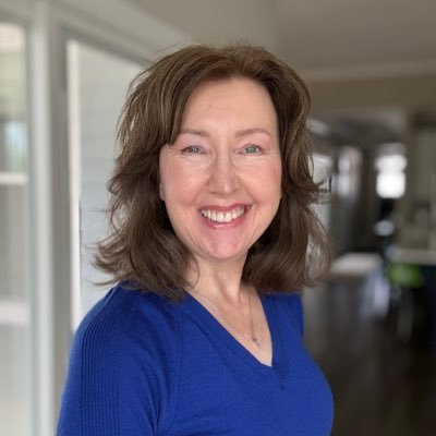 elizabe03472413's profile picture. 
