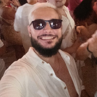 Um velho de 15 anos, amante de expressões do tempo do ronca.
💡 Publicitário🧠 Especialista em Neurociencia Comportamental do Consumo e Marketing e UX e IHC