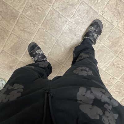 0Burner73068's profile picture. 