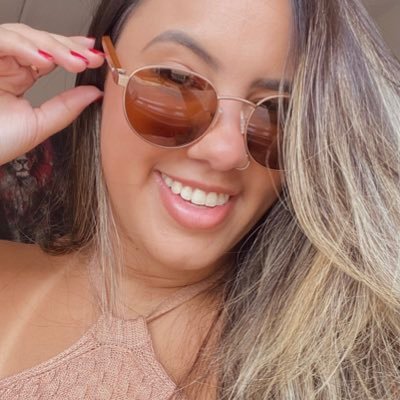 Kassininda's profile picture. Sou como a lua, tenho lá as minhas fases.