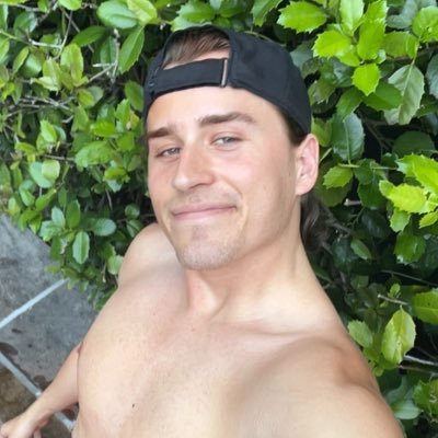 just a twink named weem | 18+ don’t scroll unless you wanna see my ass | https://t.co/iM5EZ4VAAy