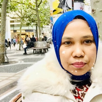 rozanna_rusli's profile picture. A fervent amateur photographer, a profound writer, a poet at heart | Chief 🇩🇪🇮🇩 cooperation | Photos/videos/Quotes/Poems are my own-except RT | 🚫DM❌Porn