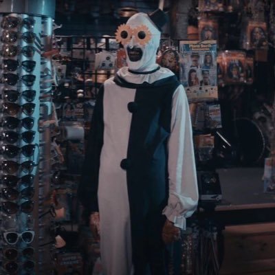 Mayyyy1618's profile picture. 