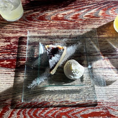 wakazou_enginia's profile picture. 21歳/右も左も分からないデータエンジニア/