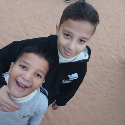 I'm fekri 36 y
ga🇵🇸za
I have 3 children
One of them has a hearing impairment and has thyroid disease.