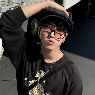 yunpettit's profile picture. ㅤ⎙ photos capture @ily2in and Han Jisung. 𔘓٫٫