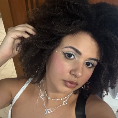 eduardabrandaoa's profile picture. um elefante numa loja de porcelanas.