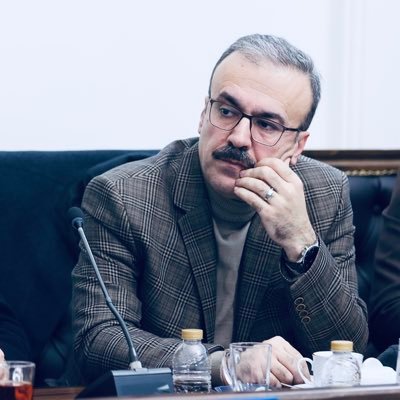 معلم، پژوهشگر اجتماعی، رئیس اسبق سازمان آموزش فنی و حرفهای کشور، نماینده سابق ایران در سازمان بین المللی کار (ILO)
