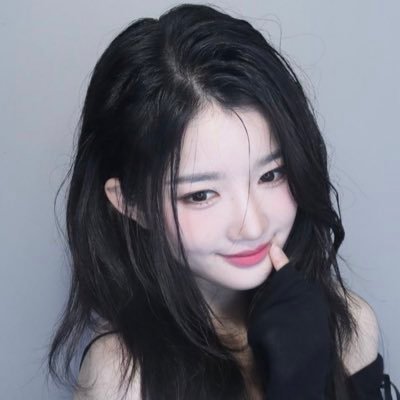 beamingnoir's profile picture. enchanted love.