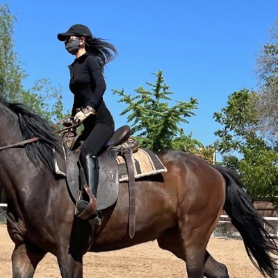 Sherlynkkxz's profile picture. ✨ 私は日本の文化が好きで、日本の美学に夢中です🎌💮
🥃 スコッチウイスキーが大好きで、その豊かな風味を一滴一滴楽しんでいます🍂🔥
世界の美しさを探検し、細部にまで楽しみを見つけましょう! 😊
