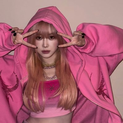 r_hkmr's profile picture. 