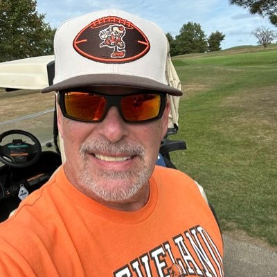 The friendliest asshole you'll ever meet. Father of 3 daughters who are trying to kill me. No fucking pants.