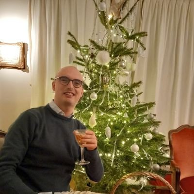 Chroniqueur radio et Twitto à ses heures perdues.