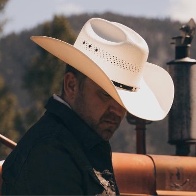 The Official Fan-page Twitter of Justin Moore. Father & Husband. HOG FAN! My new album, This Is My Dirt is out now!