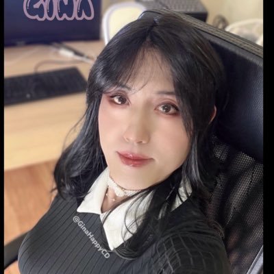 서울 거주. TG성향의 중년 CD. 그림 그리기, 골프, 부두아르 사진 찍기를 취미로 하는 직장인. 사진은 보정. 실물과 다름. 아주 가끔 기회되면 소통으로 친해진 팔로워님과 만남. 어떤 사람인지 잘 알 수 없으면 친해질 수 없음. 대화 잘 통하는 사람 선호.