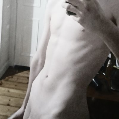 Young, Hung and Love to Fuck Rough.
DM for Content, Customs and Collabs.
21 years old. MDNI