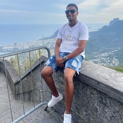 _eulucca7's profile picture. Doutrinado pelo certo, me recuso a errar!