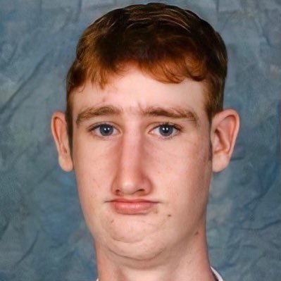 prom_izz's profile picture. 