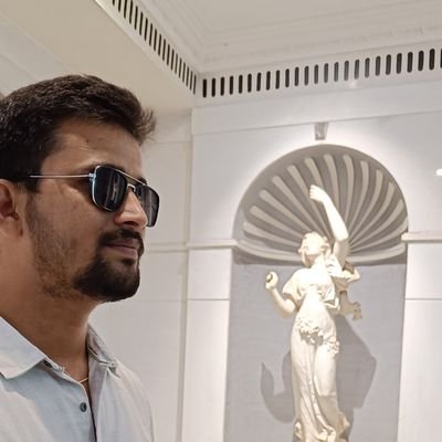 Amaresh_K_'s profile picture. '' నువ్వెలా ఆలోచిస్తావో ఈ లోకం నీకలా కనిపిస్తుంది ''