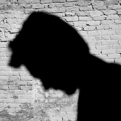لا يغيرنا مدح ولا يسقطنا انتقاد.جميعها آراء ونحن القرار