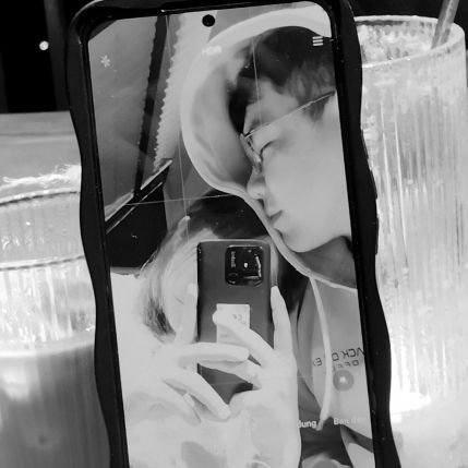 ChMinhTh1's profile picture. PDQ ❤️