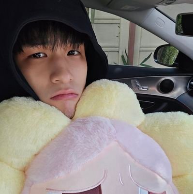 sskywhispers's profile picture. 🌻