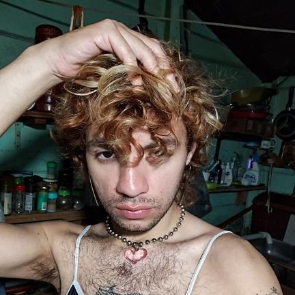 alexanderwga_'s profile picture. momento esquizoooo