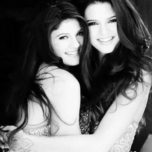 This is a twitter page devoted entirely to the Kardashians and the Jenners! I LOVE THEM ALL SOO MUCH