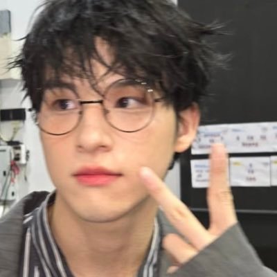 chwbbb's profile picture. 𝑔𝓂𝓃𝒻 🌻🪥 || 🐶🐈‍⬛ || 17 💎