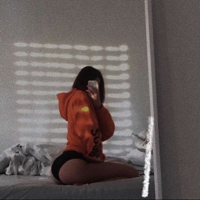 24. I have a man, but I love pussy 🫦 I’m just looking for sum fun with a bestie 🥵 I promise I’m pretty in real life 💗