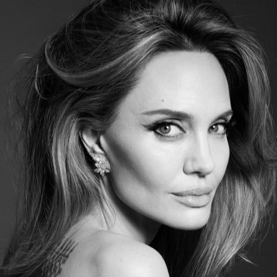 marianismmm's profile picture. | loving middle-aged women | marian stan