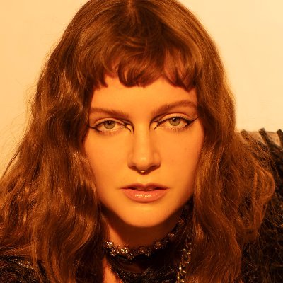 Fan account | A maior fonte de notícias sobre a cantora, compositora e produtora Tove Lo (@tovelo) no Brasil e no mundo, reconhecidos pela mesma.